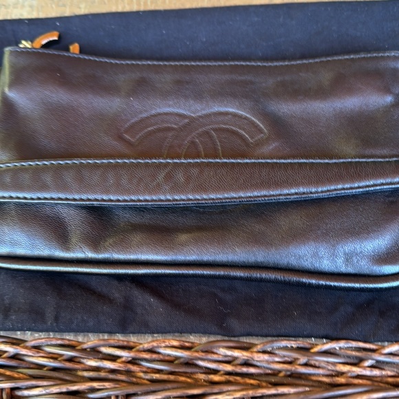 CHANEL LAMBSKIN POUCHETTE - Picture 6 of 8